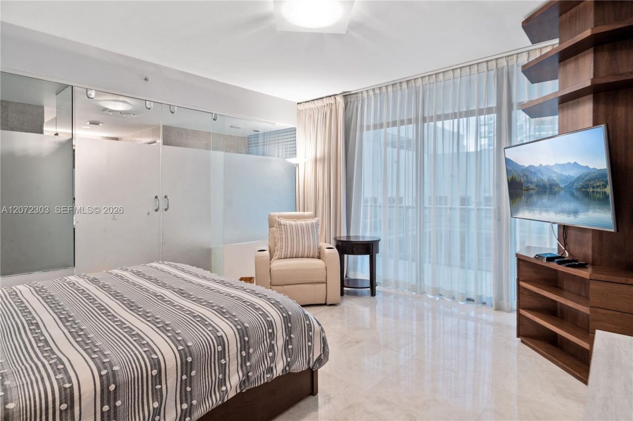 3737 Collins Ave , Unit S-701, Miami Beach, FL 33140 Photo