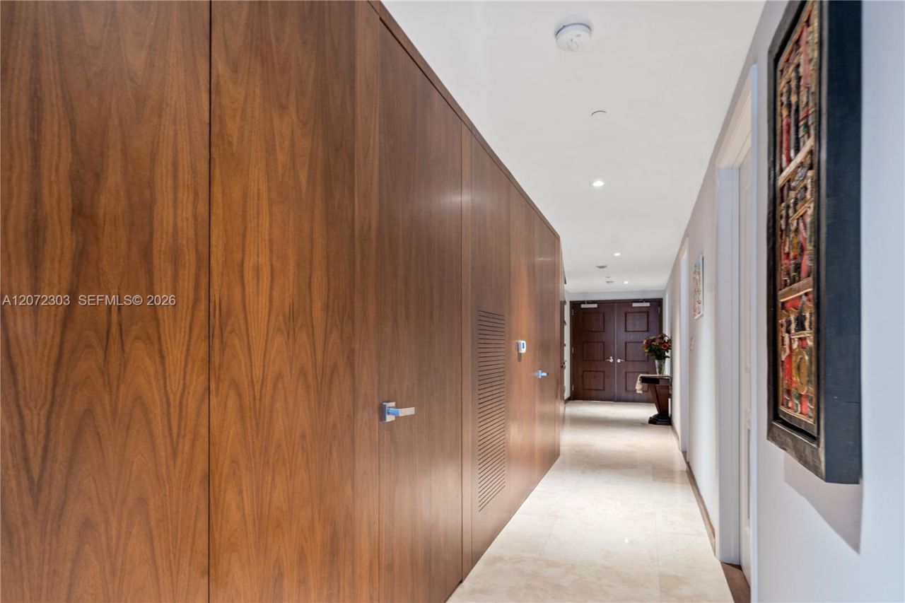 3737 Collins Ave , Unit S-701, Miami Beach, FL 33140 Photo