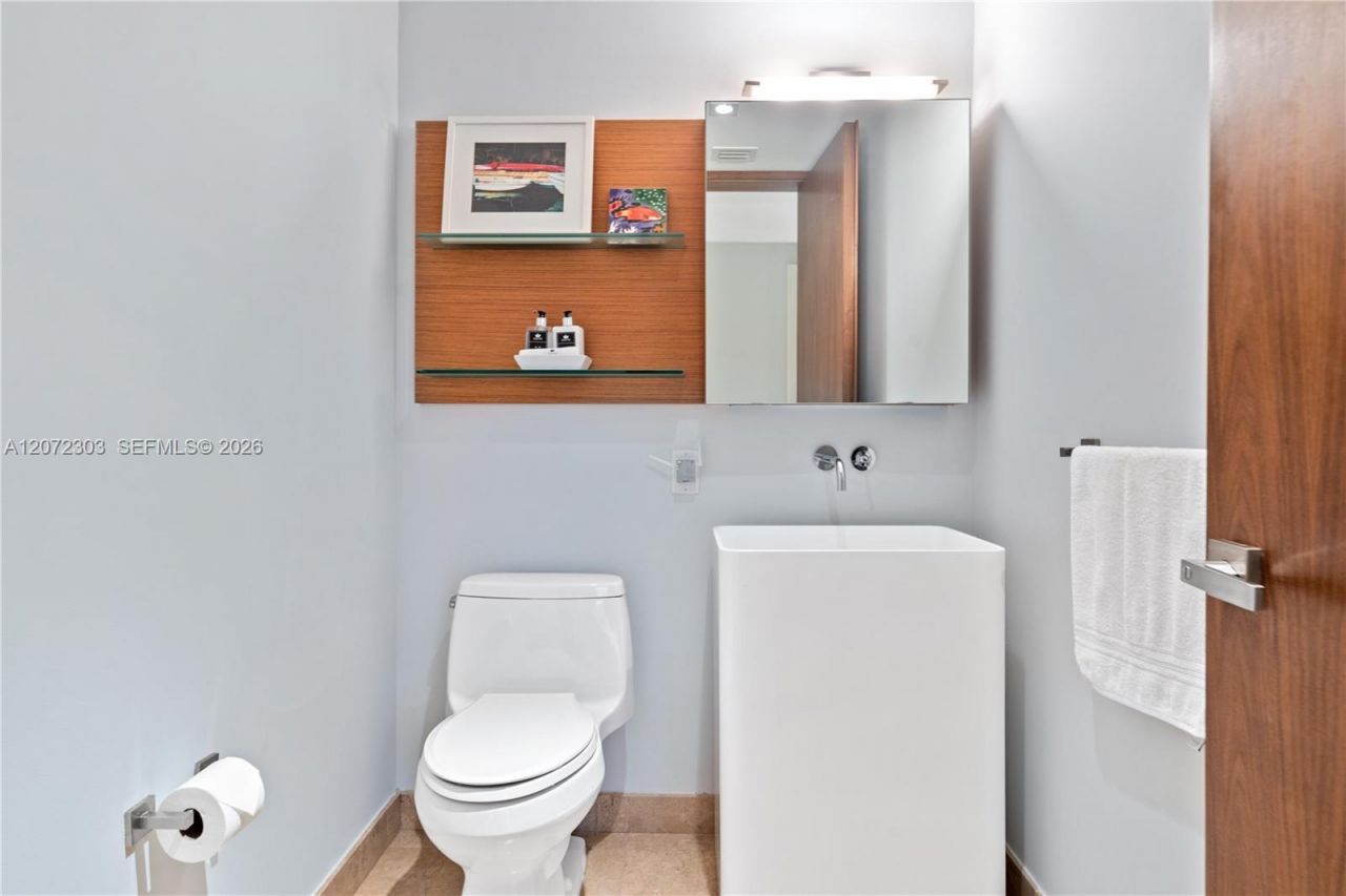 3737 Collins Ave , Unit S-701, Miami Beach, FL 33140 Photo