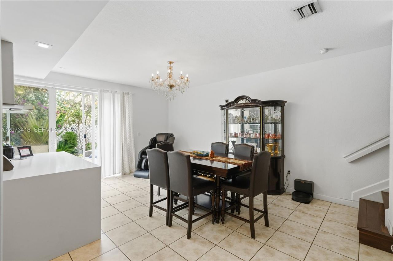 8741 NW 110th Ave , Doral, FL 33178 Photo