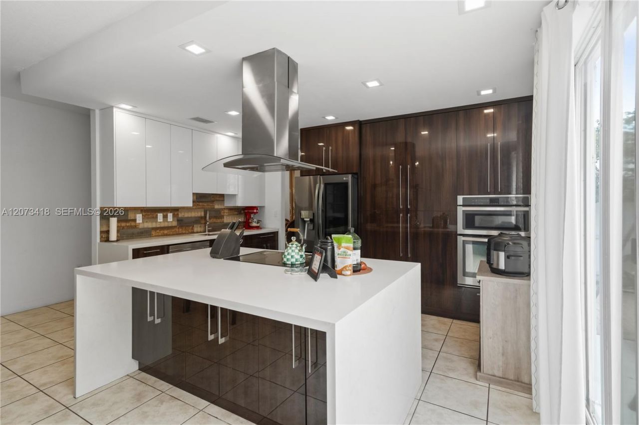 8741 NW 110th Ave , Doral, FL 33178 Photo
