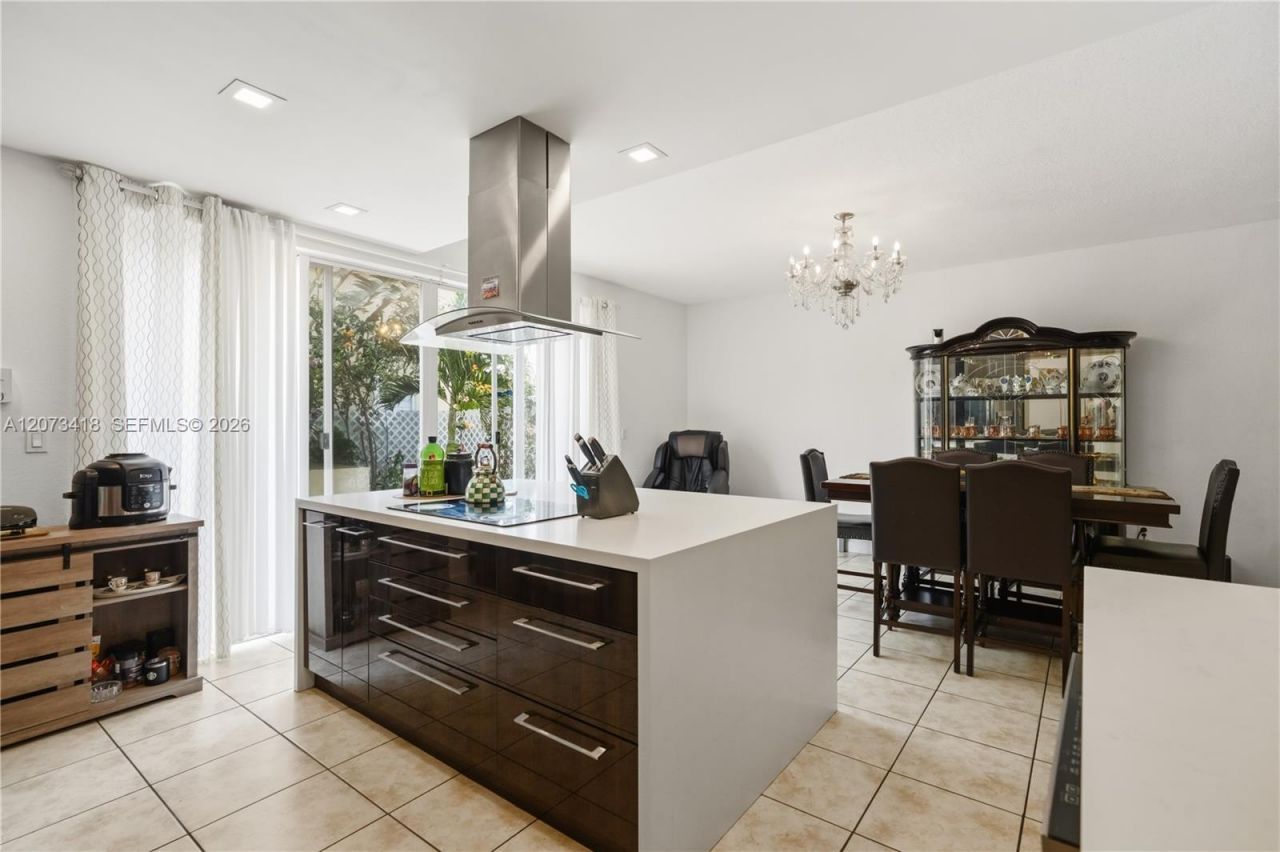 8741 NW 110th Ave , Doral, FL 33178 Photo