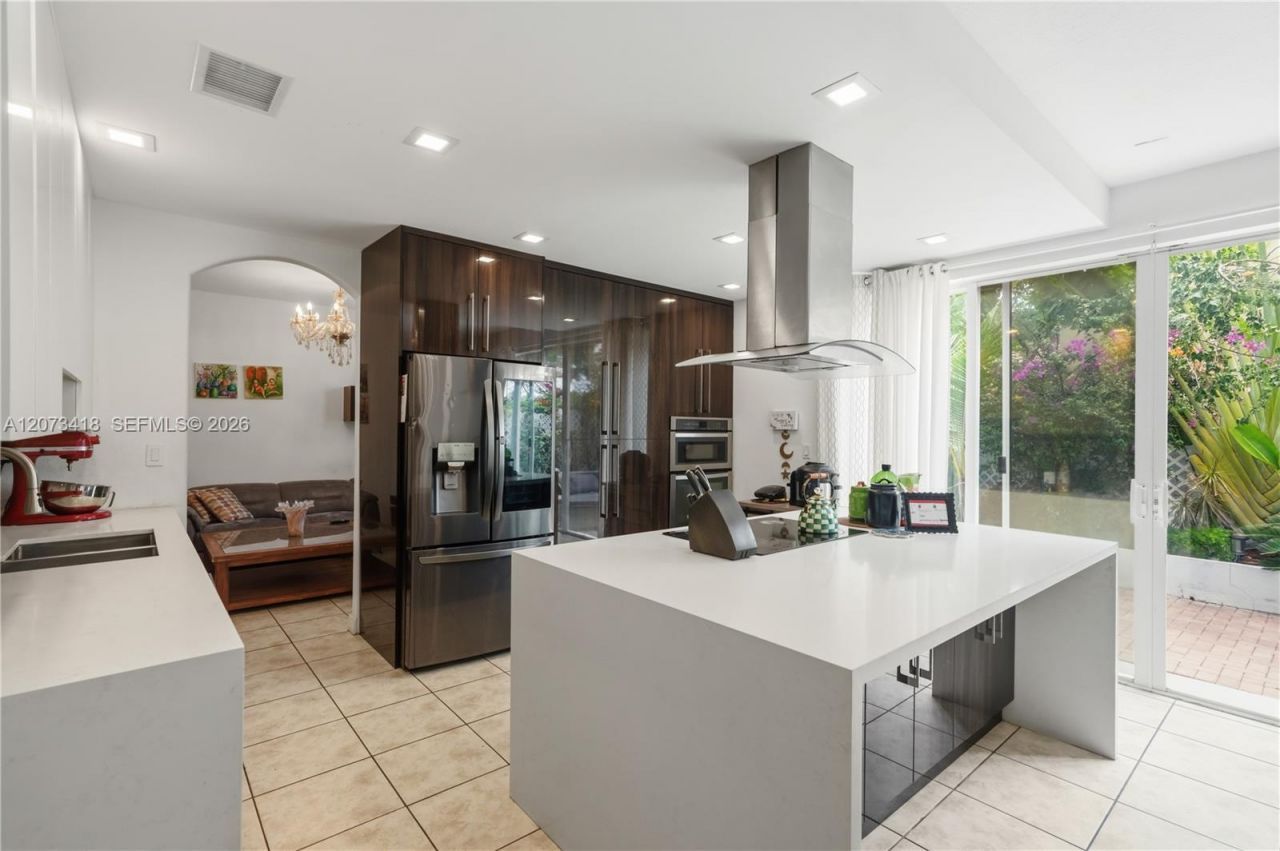 8741 NW 110th Ave , Doral, FL 33178 Photo