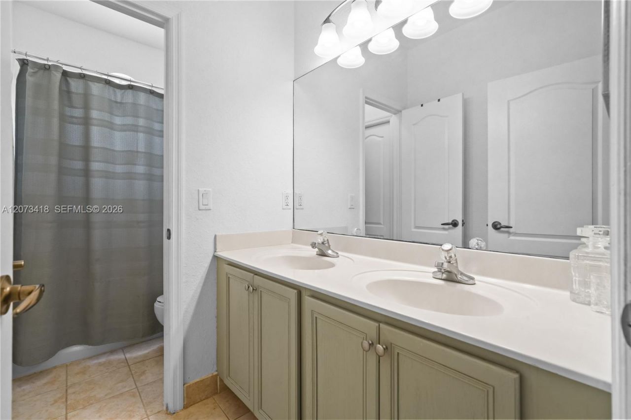 8741 NW 110th Ave , Doral, FL 33178 Photo