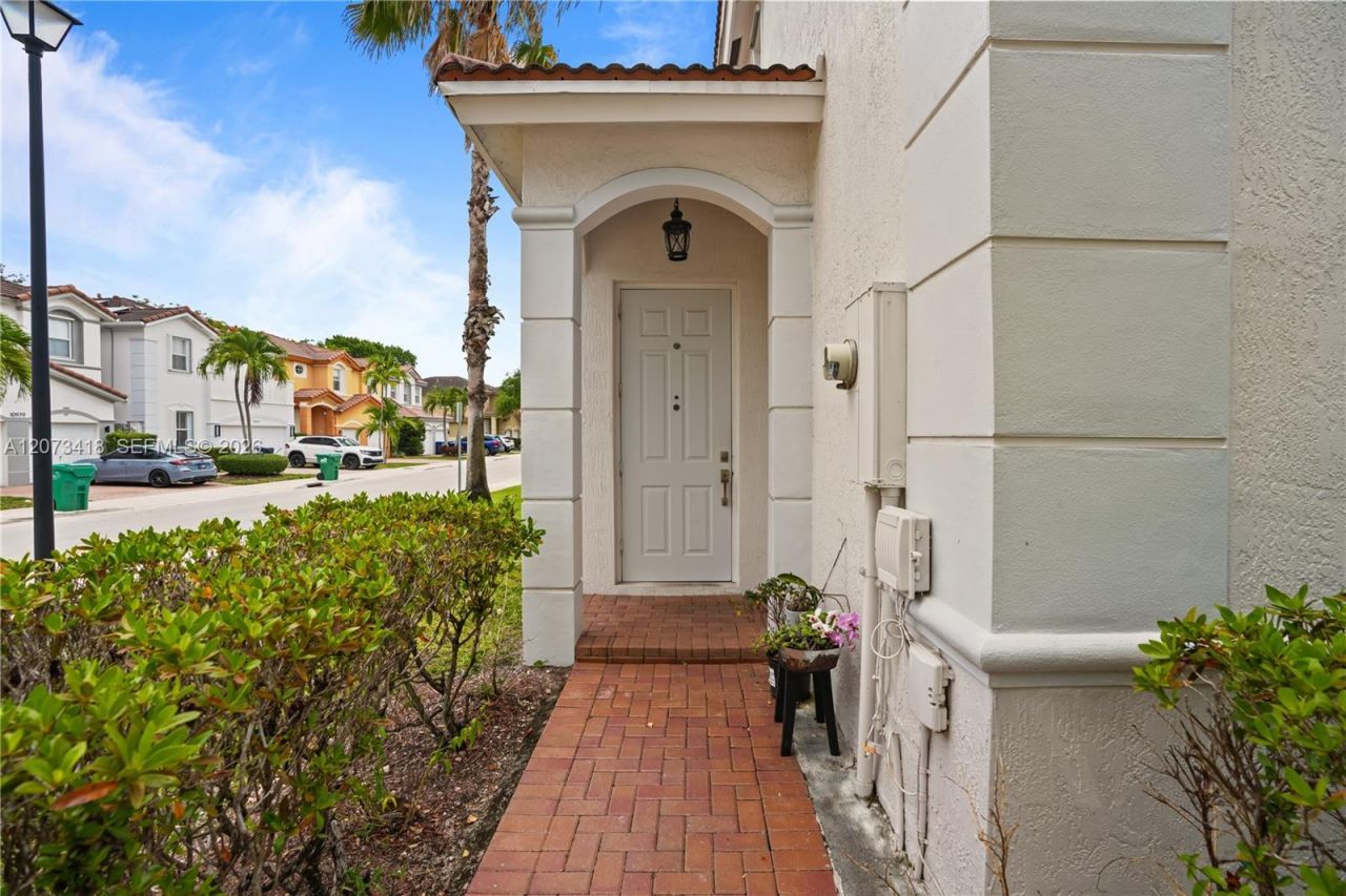 8741 NW 110th Ave , Doral, FL 33178 Photo
