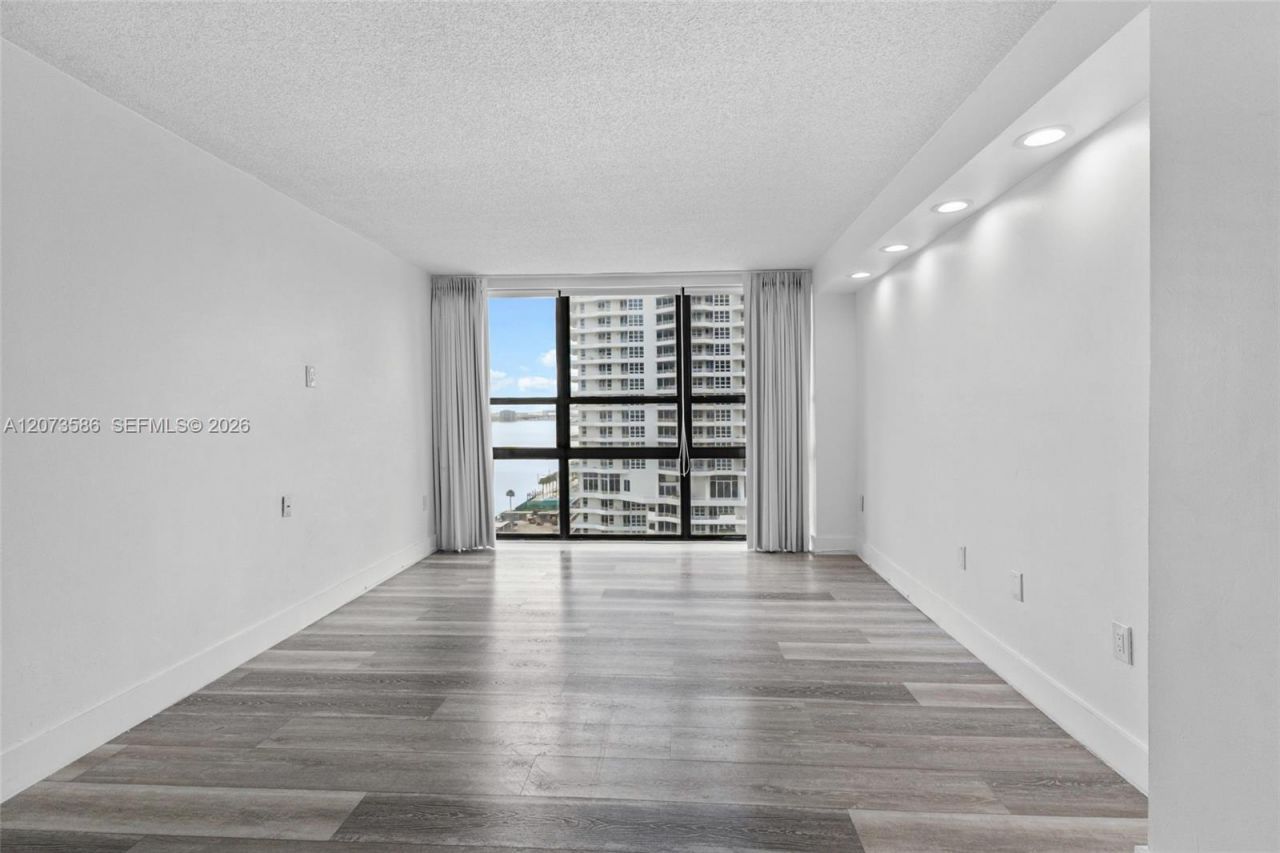 600 NE 36th St , Unit 1404, Miami, FL 33137 Photo