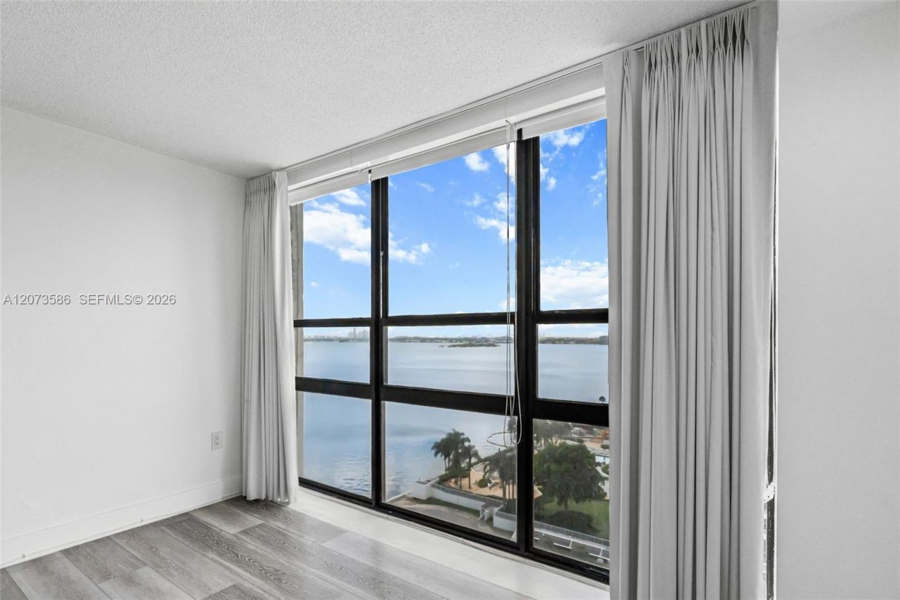 600 NE 36th St , Unit 1404, Miami, FL 33137 Photo