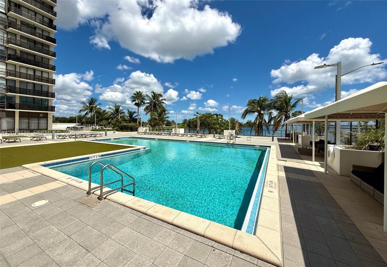 600 NE 36th St , Unit 1404, Miami, FL 33137 Photo