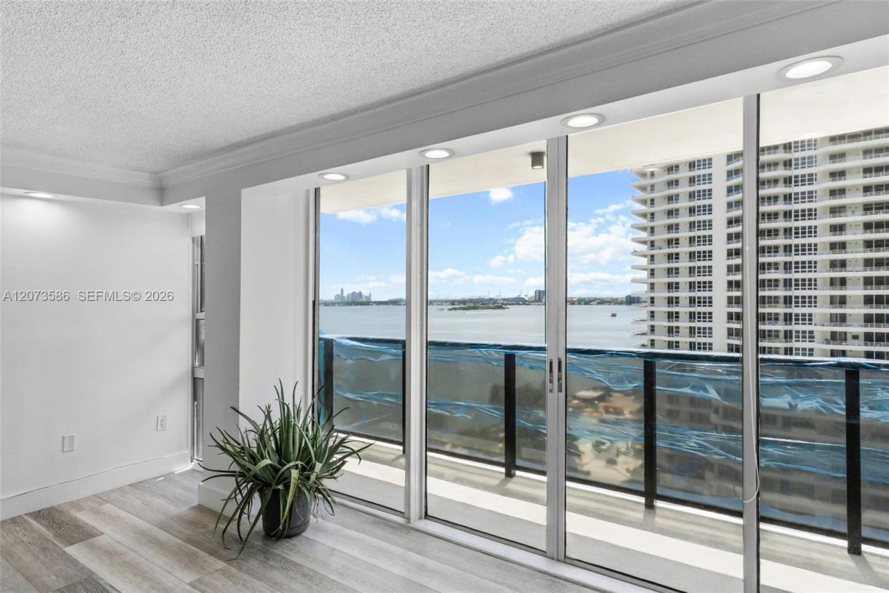 600 NE 36th St , Unit 1404, Miami, FL 33137 Photo