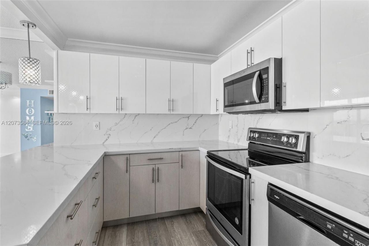 600 NE 36th St , Unit 1404, Miami, FL 33137 Photo