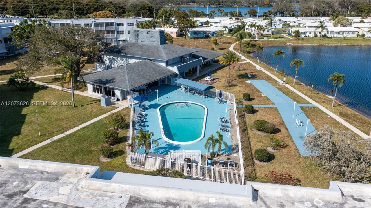 2300 Park Ln , Unit 203, Hollywood, FL 33021 Photo