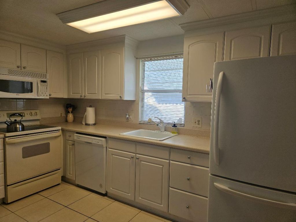 6948 SE Delegate Street, Hobe Sound, FL 33455 Photo