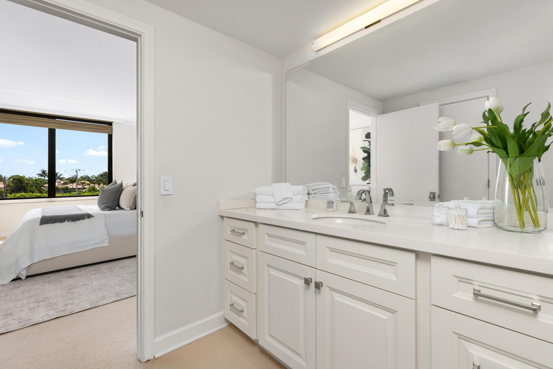 200 Bradley Place, Unit 301, Palm Beach, FL 33480 Photo