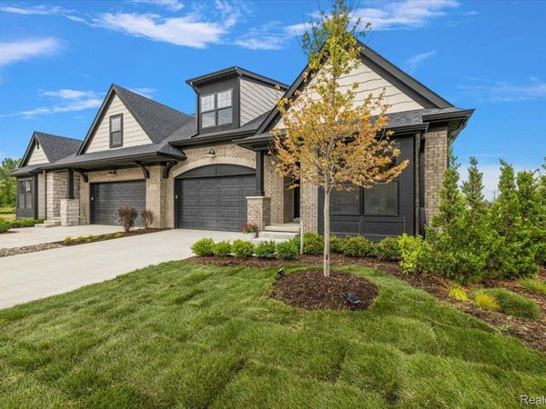 2027 Breckenridge Court, Unit 3, Rochester Hills, Mi 48309