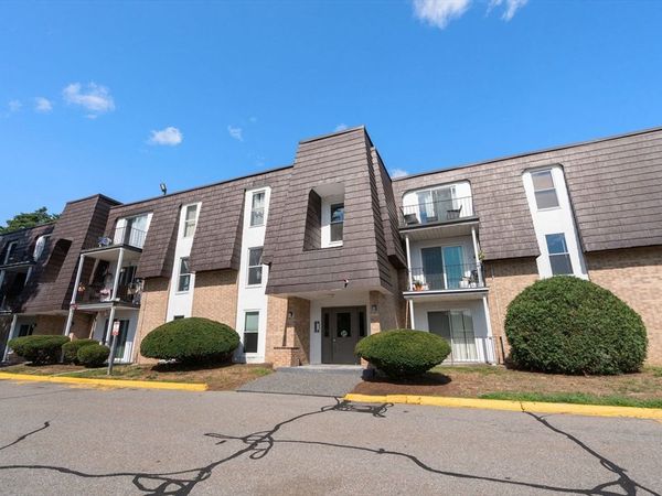 12 Shadowbrook Ln, Unit 3, Milford, MA 01757