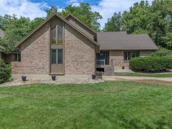 1828 W Tamarron Court, Springboro, OH 45066