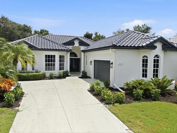 7825 WILTON CRESCENT CIRCLE , BRADENTON, FL 34201