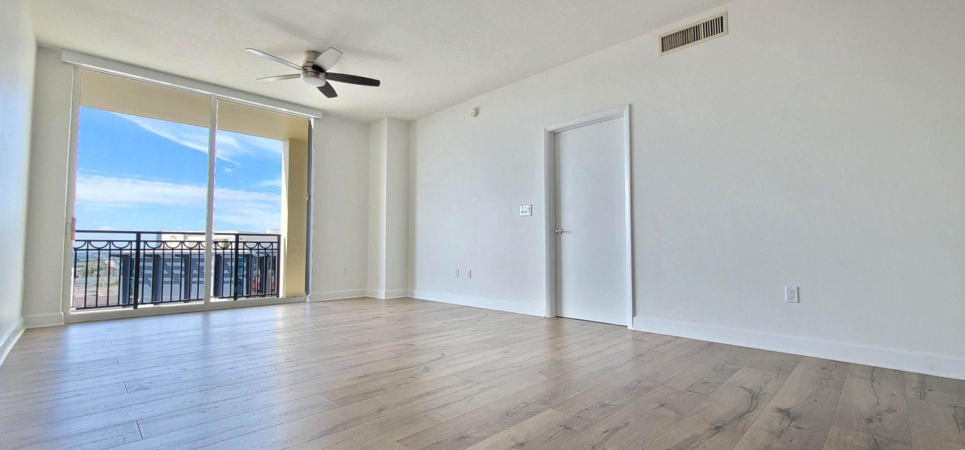 550 Okeechobee Boulevard, Unit 1520, West Palm Beach, FL 33401 Photo