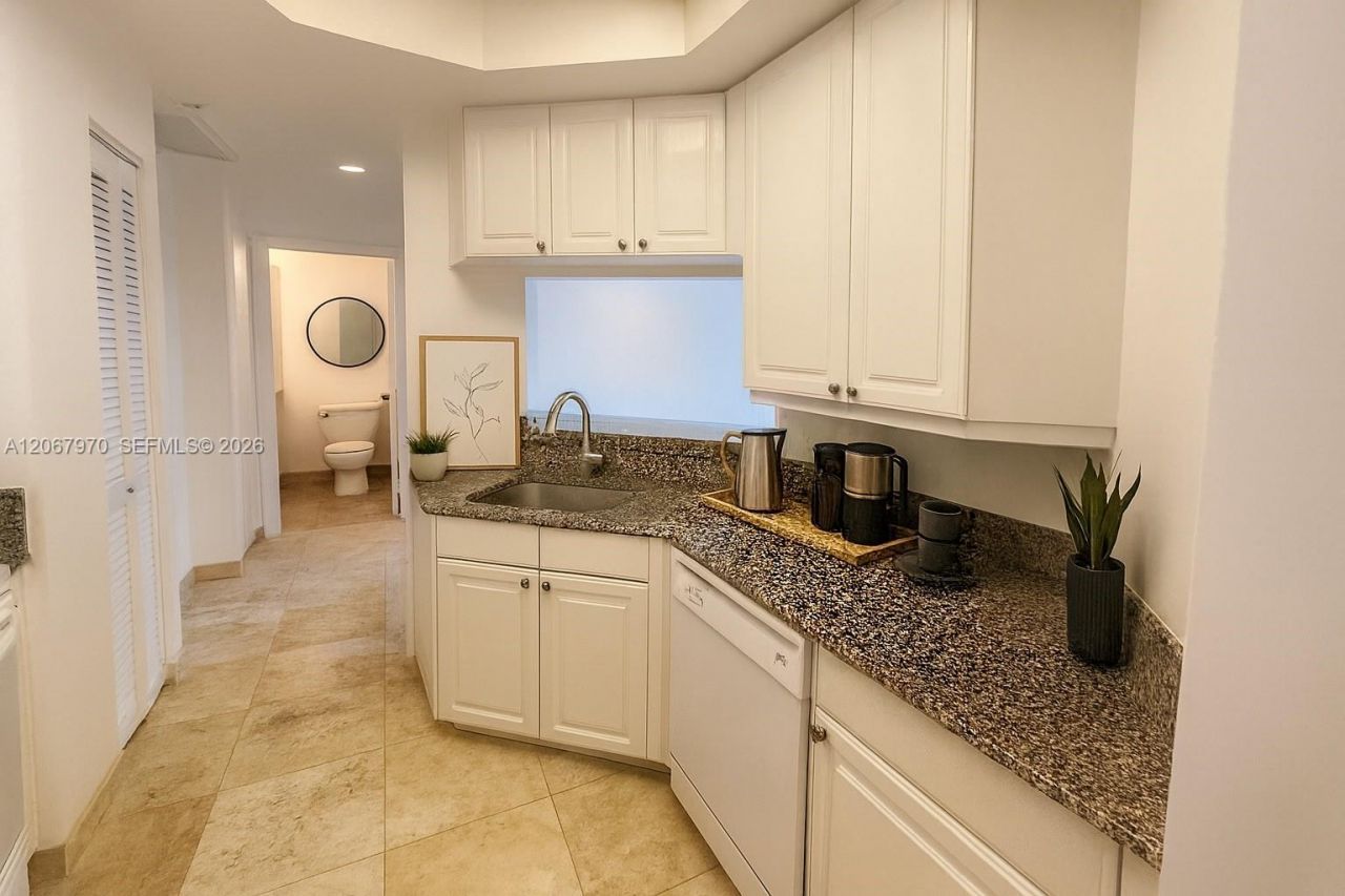 888 Brickell Key Dr , Unit 806, Miami, FL 33131 Photo