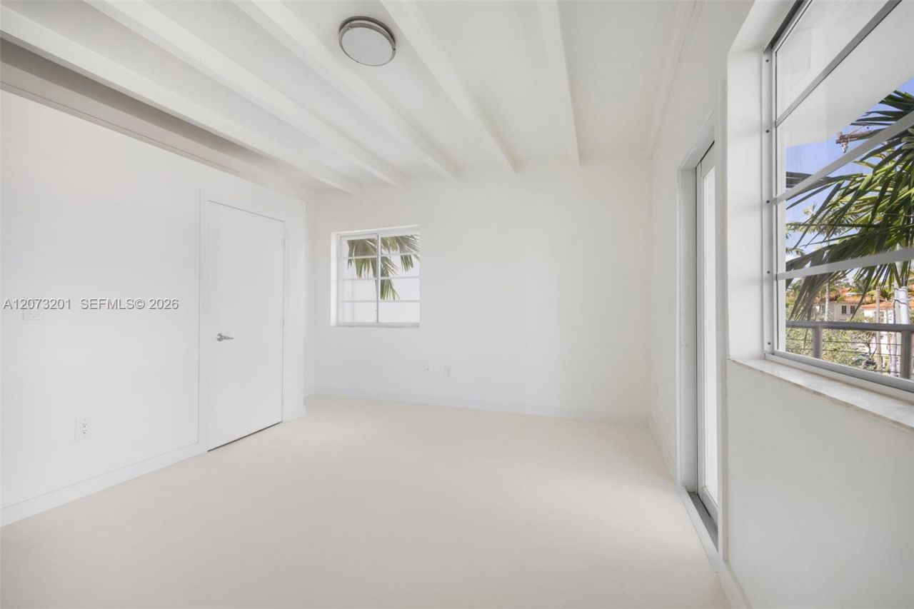 3915 N Meridian Ave , Unit 201, Miami Beach, FL 33140 Photo
