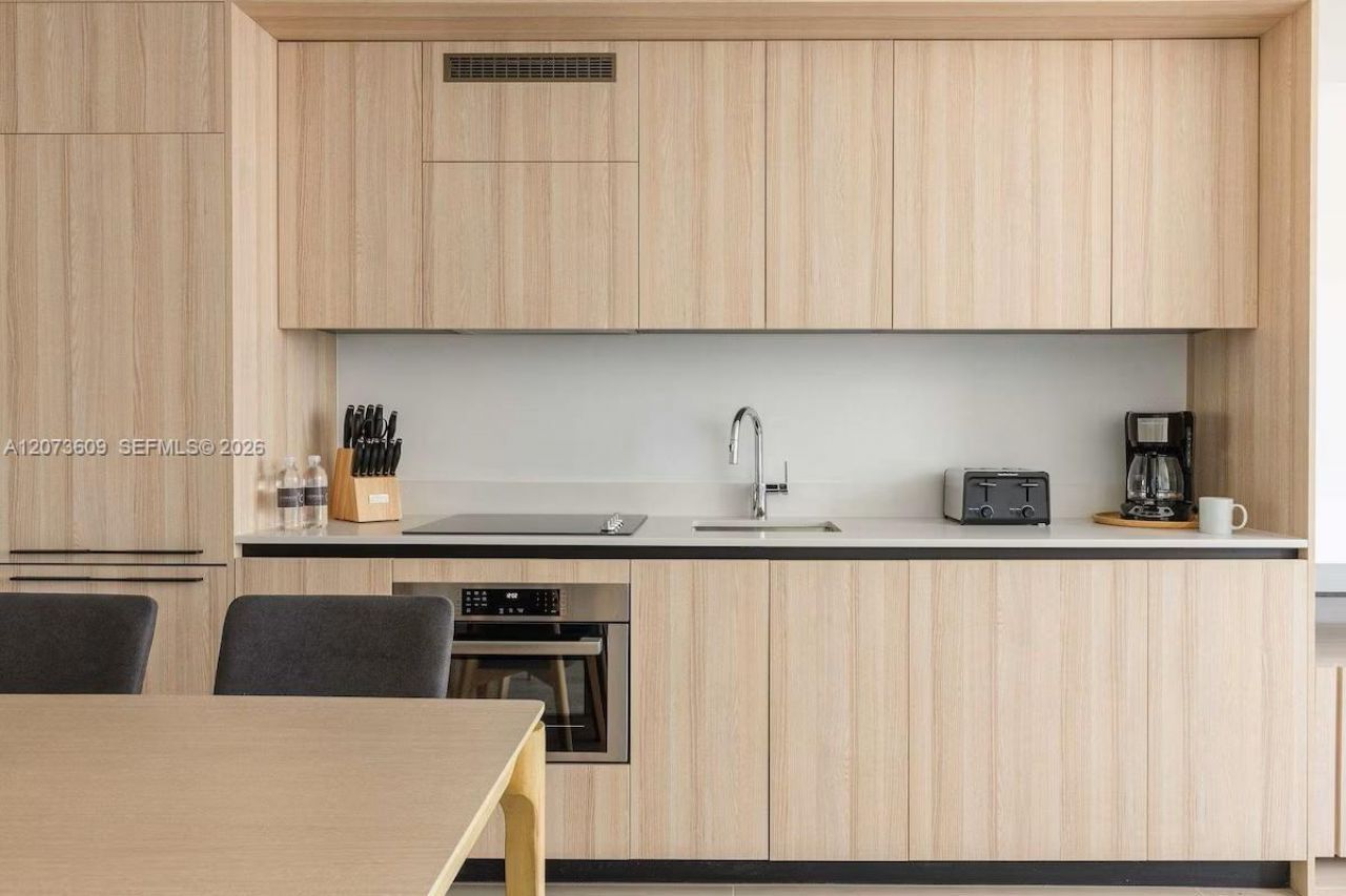 225 N Miami Ave , Unit 1407, Miami, FL 33128 Photo