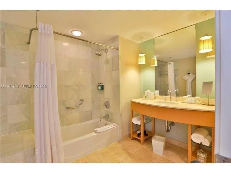 18683 Collins Ave, Unit 1709, Sunny Isles Beach, FL 33160 Photo