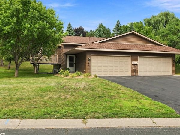 970 Pontiac Lane, Chanhassen, MN 55317