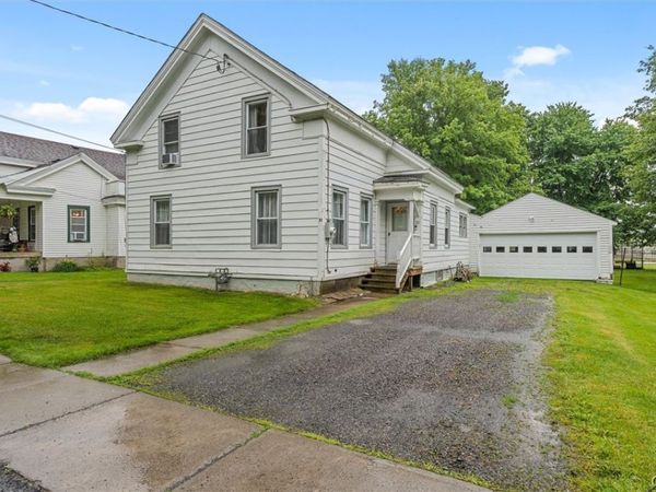 20 E Maple Avenue , Morrisville, NY 13408