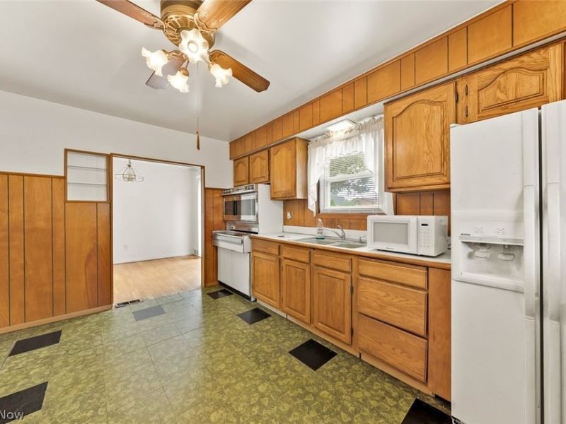 14577 N Gallatin Boulevard, Brook Park, OH 44142 Photo 13