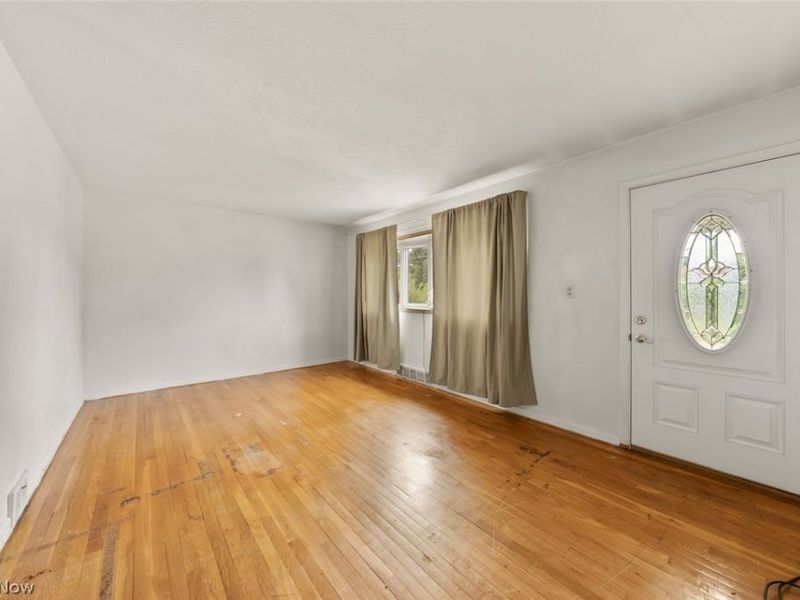 14577 N Gallatin Boulevard, Brook Park, OH 44142 Photo 4