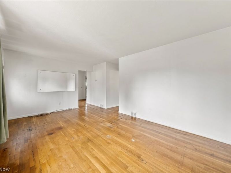 14577 N Gallatin Boulevard, Brook Park, OH 44142 Photo 6