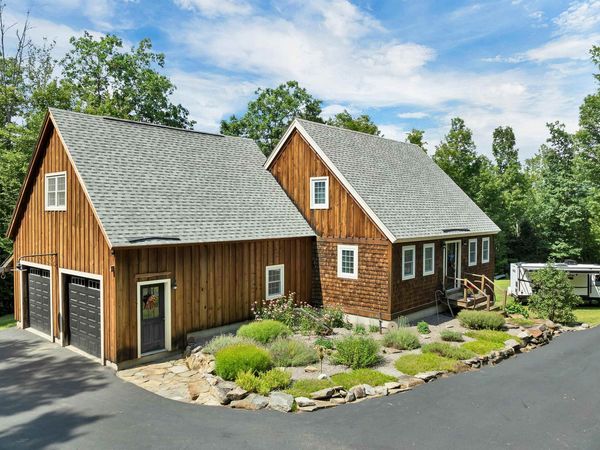 16 Valley View Road, Hebron, NH 03241