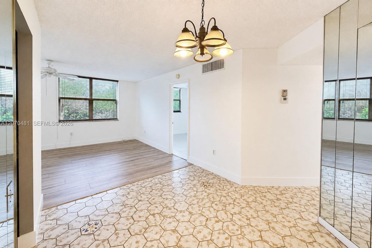 9101 Lime Bay Blvd , Unit 315, Tamarac, FL 33321 Photo