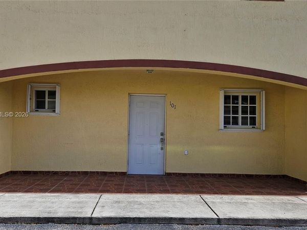 6758 NW 182nd St , Unit 101, Hialeah, FL 33015