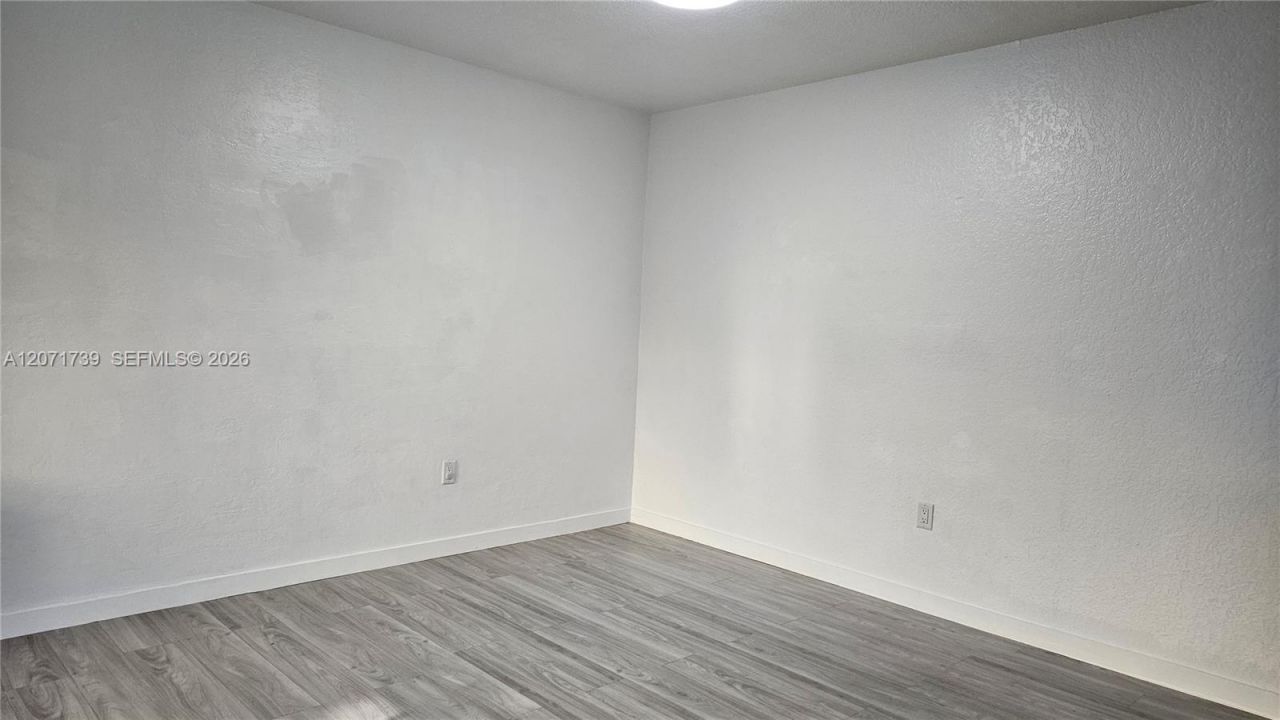 6758 NW 182nd St , Unit 101, Hialeah, FL 33015 Photo