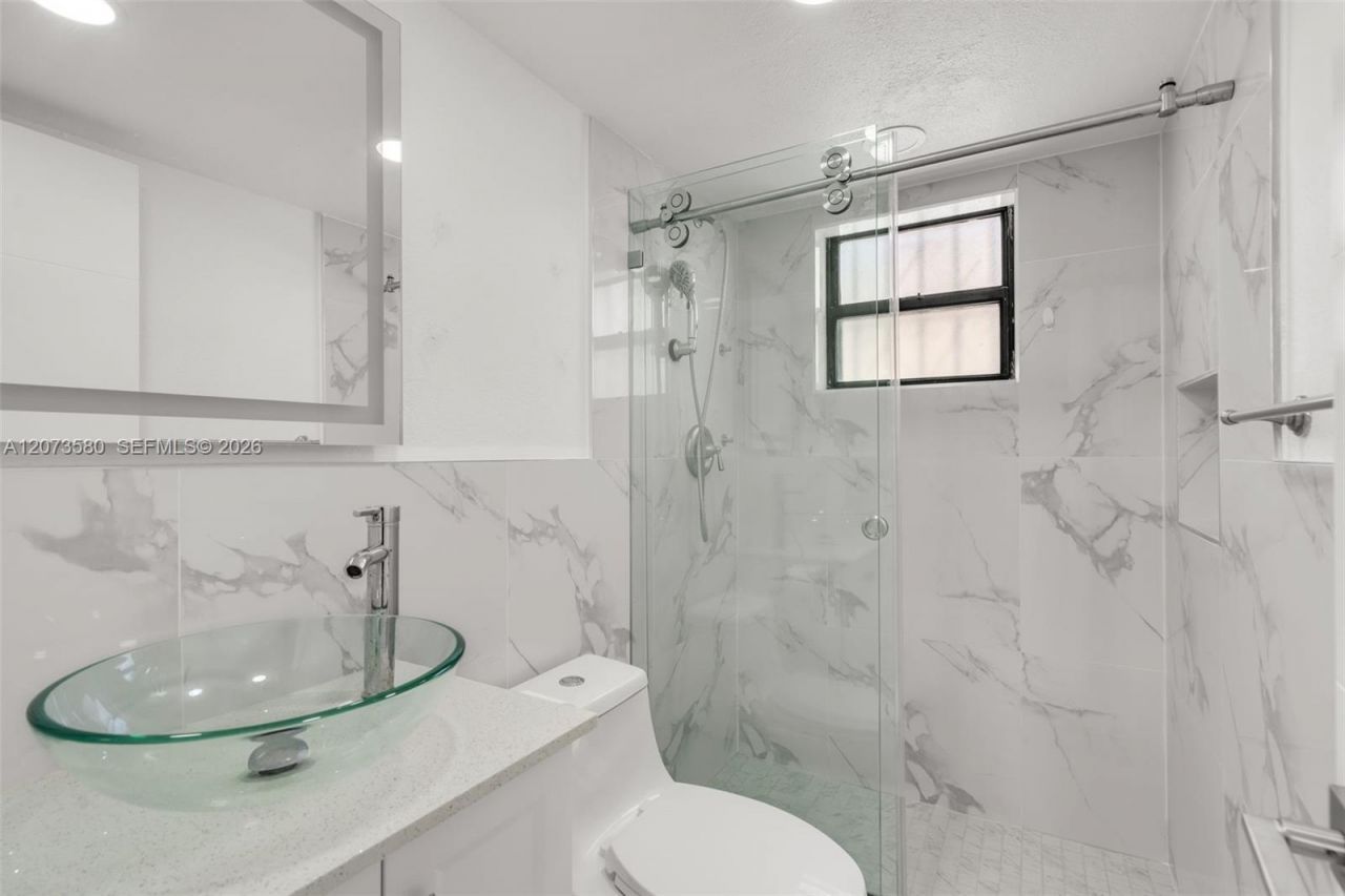 2775 W 62nd St, Unit 206, Hialeah, FL 33016 Photo