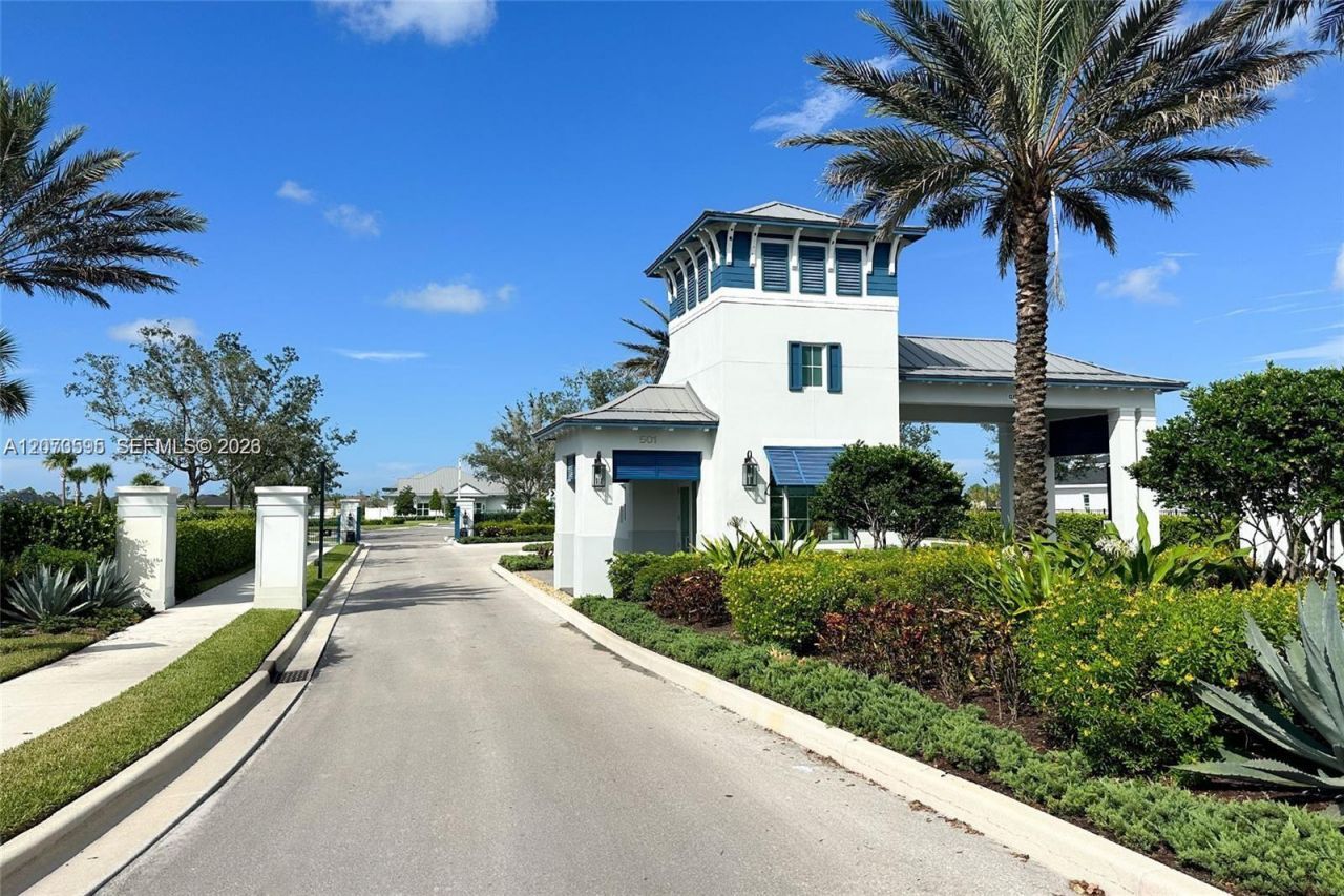 556 SE Mulberry Way, Port Saint Lucie, FL 34984 Photo