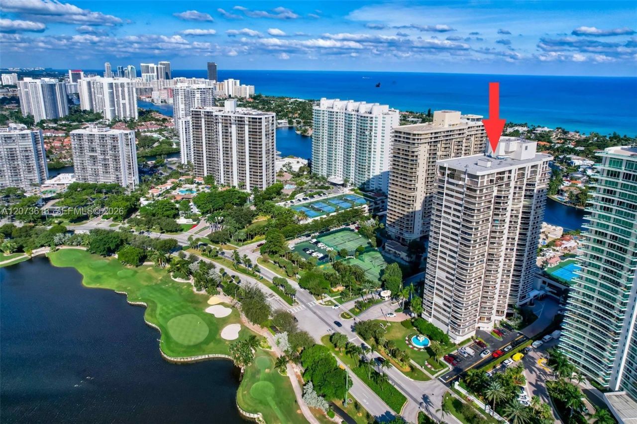 20185 E Country Club Dr , Unit 204, Aventura, FL 33180 Photo