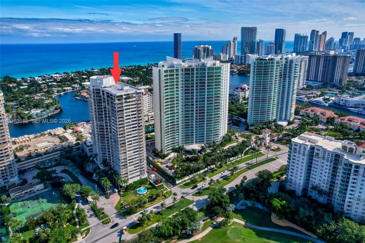 20185 E Country Club Dr , Unit 204, Aventura, FL 33180 Photo
