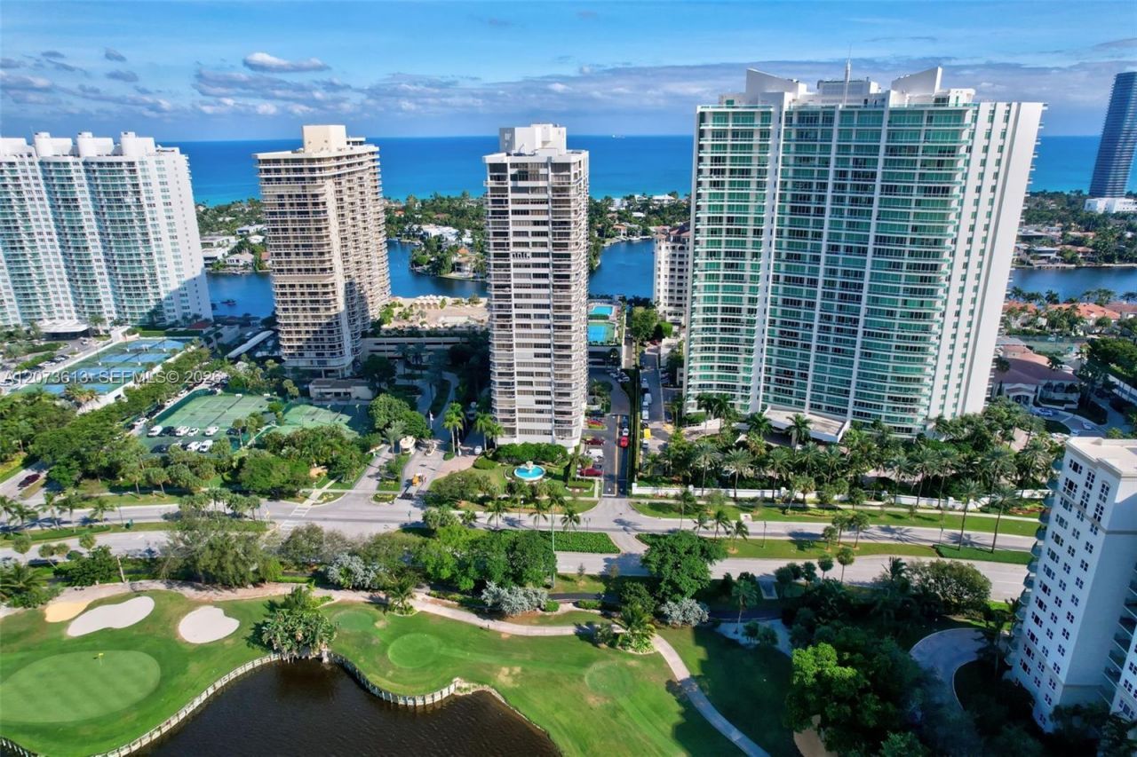 20185 E Country Club Dr , Unit 204, Aventura, FL 33180 Photo