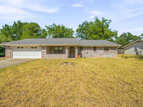 1007 Meadowlark Lane, Stephenville, TX 76401
