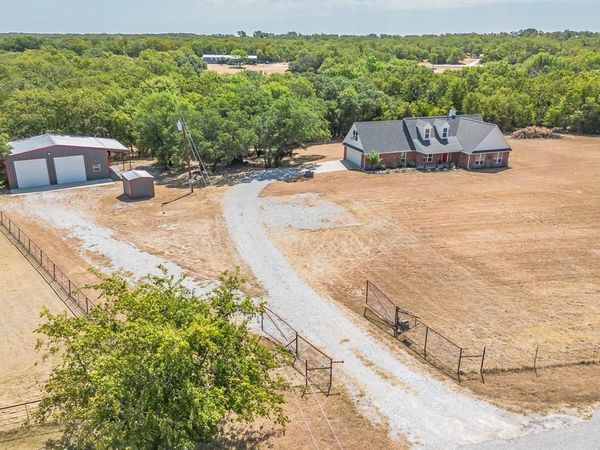 144 Love Trail Court, Paradise, TX 76073