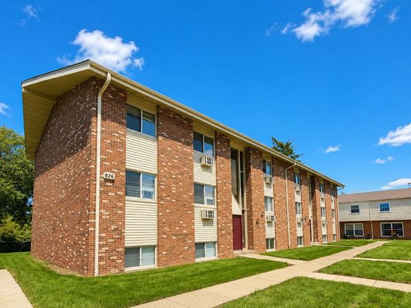 826 N Milwaukee Avenue , Unit D2, Libertyville, IL 60048