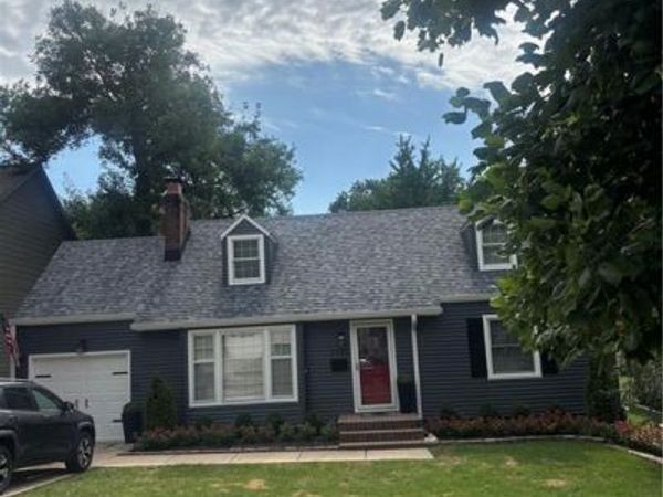 7332 Cherokee Drive, Prairie Village, KS 66208