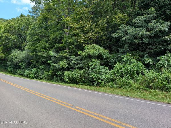 875 N Morelock Rd, Morristown, TN 37814