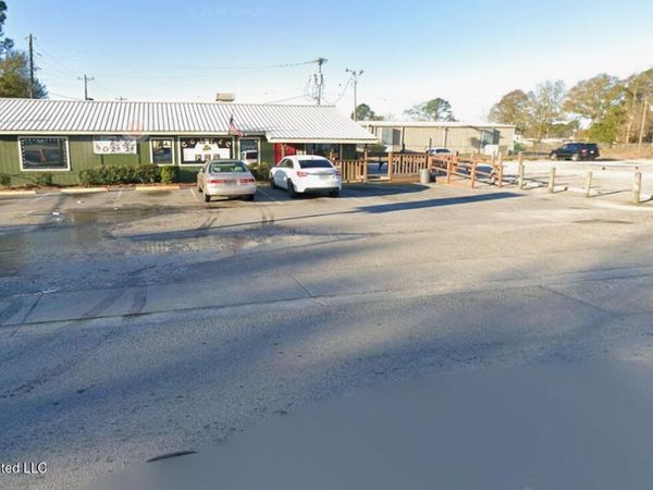 4901 Chicot Street, Pascagoula, MS 39581