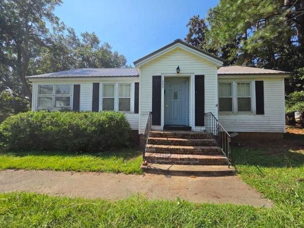 359 E Clayton St., Baldwyn, MS 38824