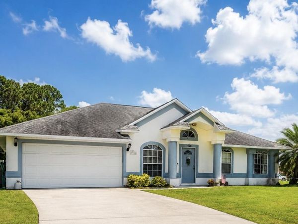 1526 SW Santander Avenue, Port St. Lucie, FL 34953