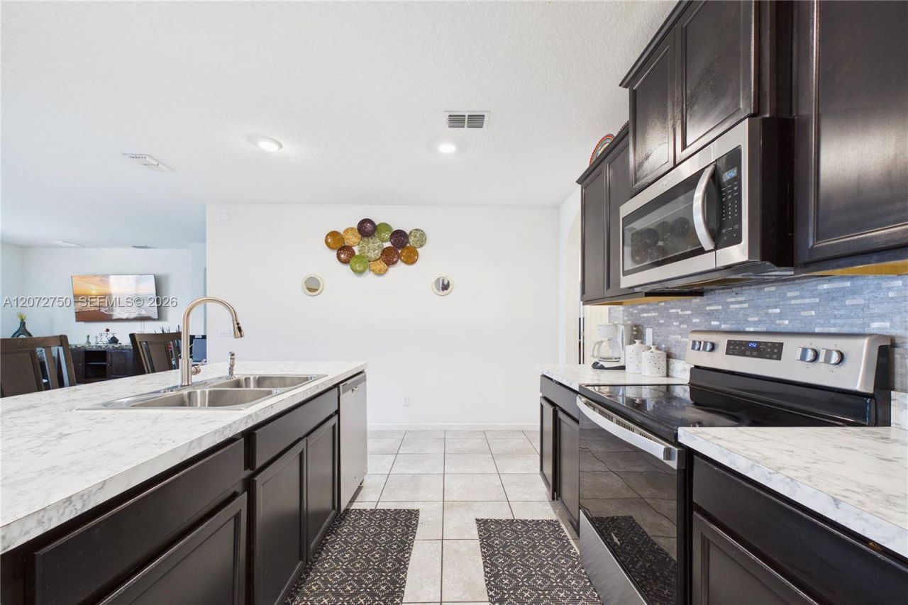 301 SE Volkerts Ter , Port Saint Lucie, FL 34983 Photo