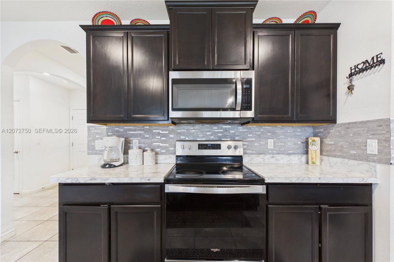 301 SE Volkerts Ter , Port Saint Lucie, FL 34983 Photo